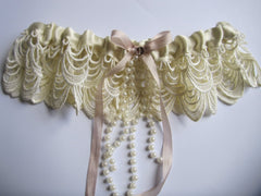 Florrie Mitton Je t'aime Garter